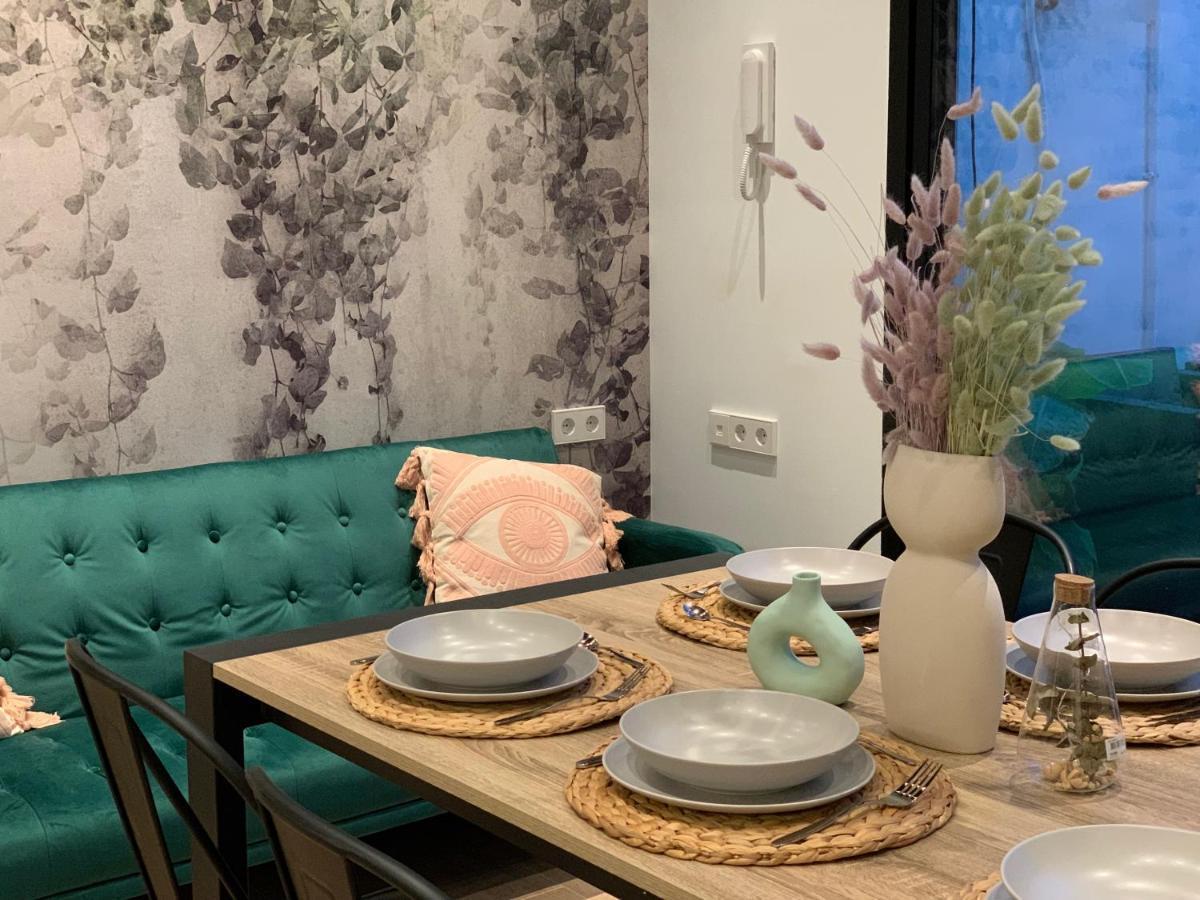 La Reina Beach Rooms Valensiya Dış mekan fotoğraf